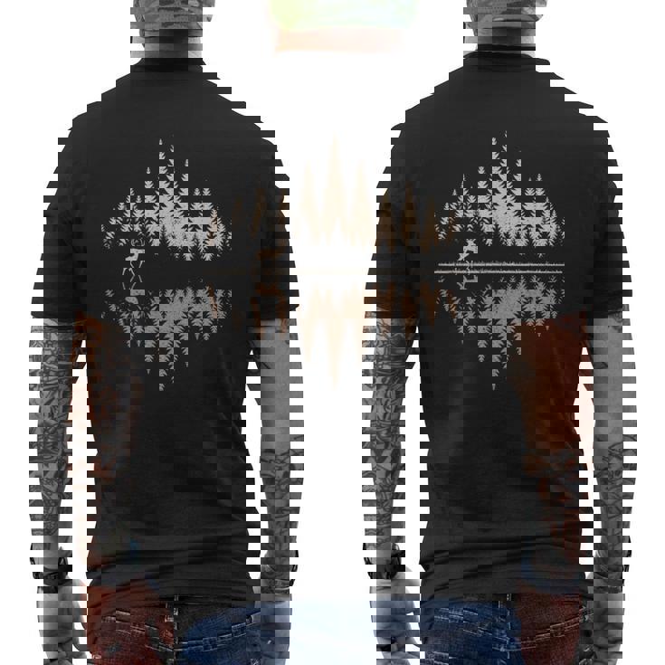 鹿、野生動物・アウトドア、森林・樹木の反射、鹿 メンズTシャツ バックプリント