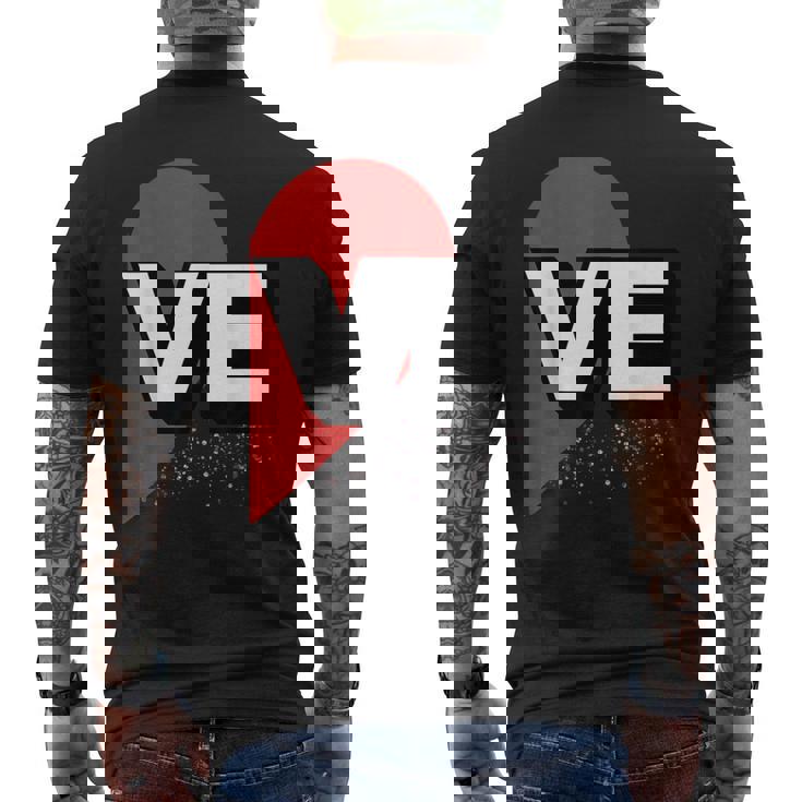 ２人で着るとハートが出来る Loveの文字になる 「Ve」カップル 恋人 メンズTシャツ バックプリント