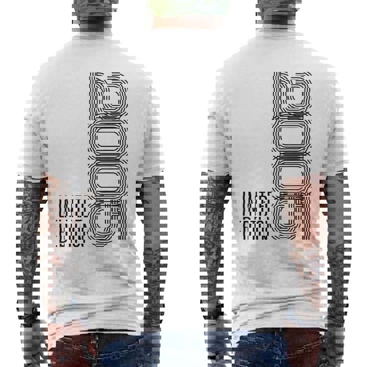 2005年生まれの20歳男性 誕生日20歳限定版 メンズTシャツ バックプリント