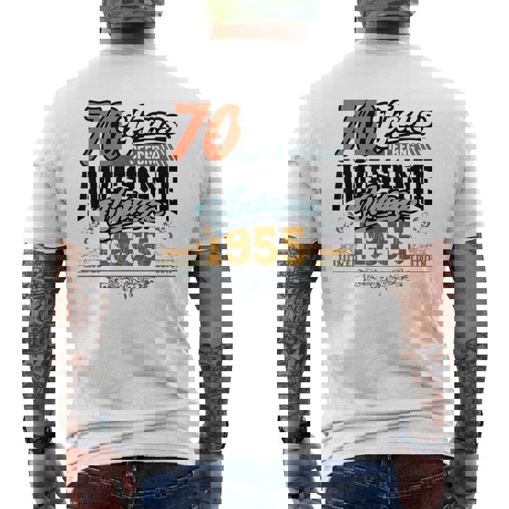 70歳の誕生日 ヴィンテージ 1955 70 Years Of Being Awesome レトロ メンズTシャツ バックプリント