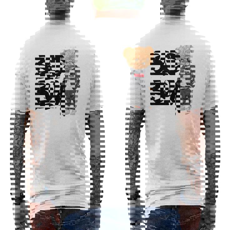 Angry Bad Boystyle、クールなテディベア、バッドボーイグラフィックデザイン。 メンズTシャツ バックプリント
