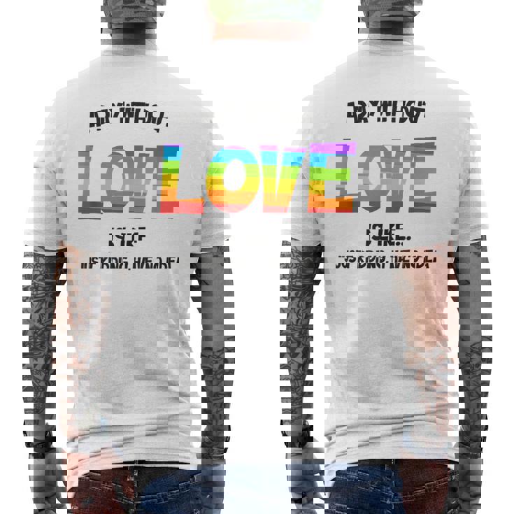 Celebrating Love Lgbtq ゲイプライドグッズ レズビアンレインボー メンズTシャツ バックプリント