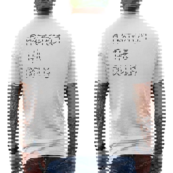 Protect The Dolls。 メンズTシャツ バックプリント