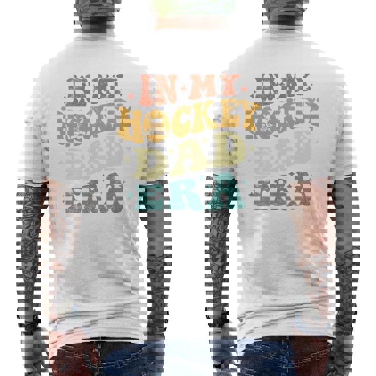 In My Hockey Dad Era ファニーホッケーお父さん ヴィンテージ 父の日 長袖tシャツ メンズTシャツ バックプリント