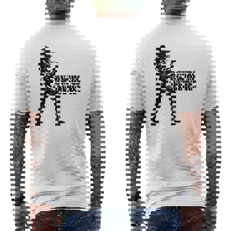 Rock 'N' Roll Never Dies ギタープレーヤー メンズTシャツ バックプリント