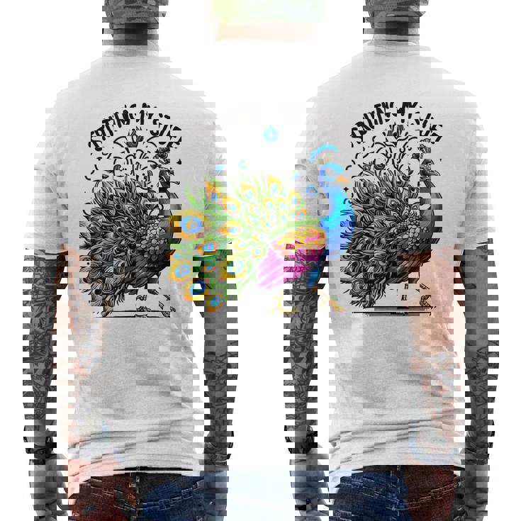 Strutting Mytuff カラフル 孔雀好き メンズTシャツ バックプリント