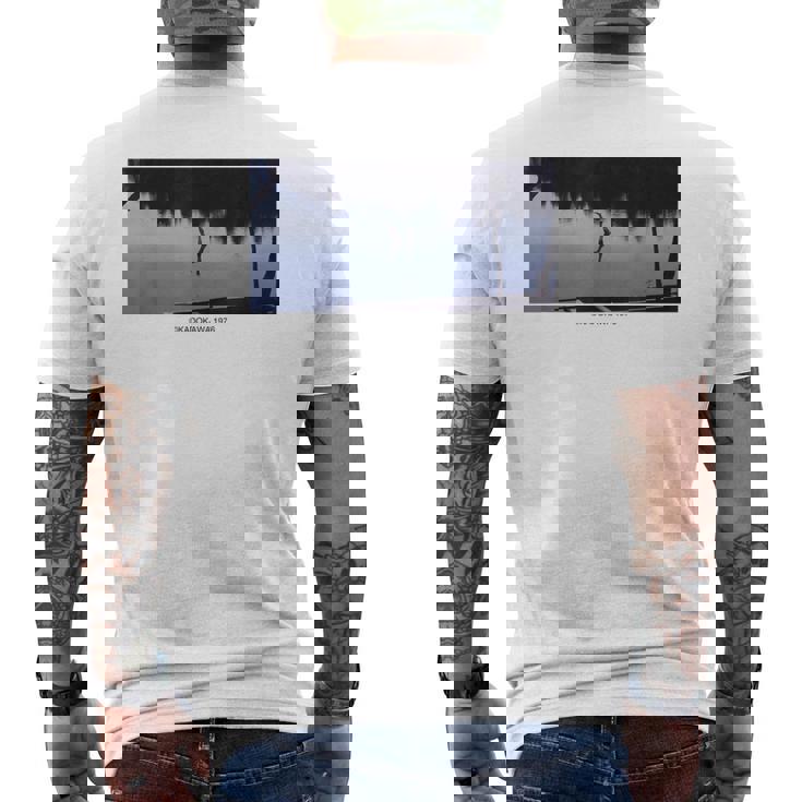 「犬神家の一族」逆さ足ショット メンズTシャツ バックプリント