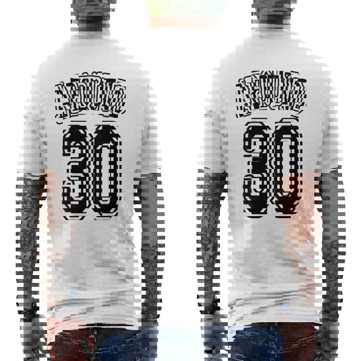 【バックプリント・背中側】Around 30 アラサー（三十歳 30才）ユニフォーム風 30代 誕生日プレゼント 面白 メンズTシャツ バックプリント