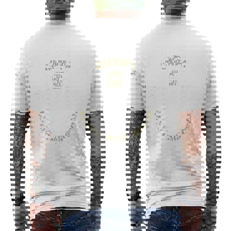 バックプリント おじいちゃんみたいだけどかっこいいバイカーのおじいちゃん メンズTシャツ バックプリント