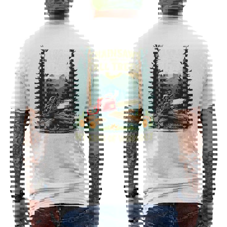 おもしろ林業チェーンソー 背の高い木 ワークアウト ロギング 生活 メンズTシャツ バックプリント