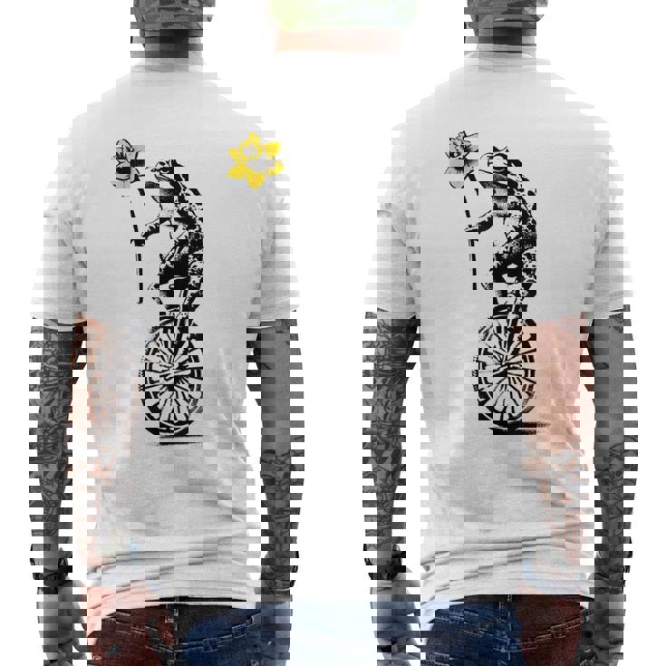 かわいい面白いカエルの一輪車 メンズTシャツ バックプリント