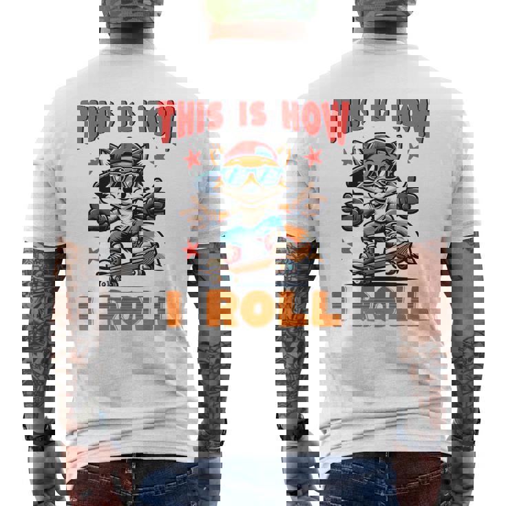 これが私がクールなフォックススケートをスケートボードで転がす方法です メンズTシャツ バックプリント