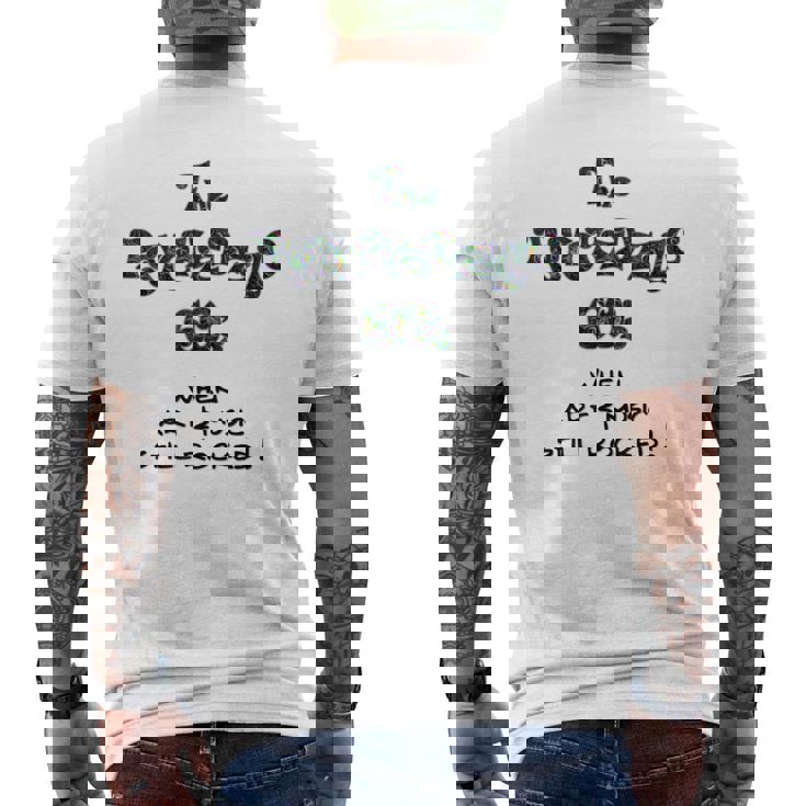 アートと音楽がまだ揺るがしていた1960年代のサイケデリックな60年代 メンズTシャツ バックプリント