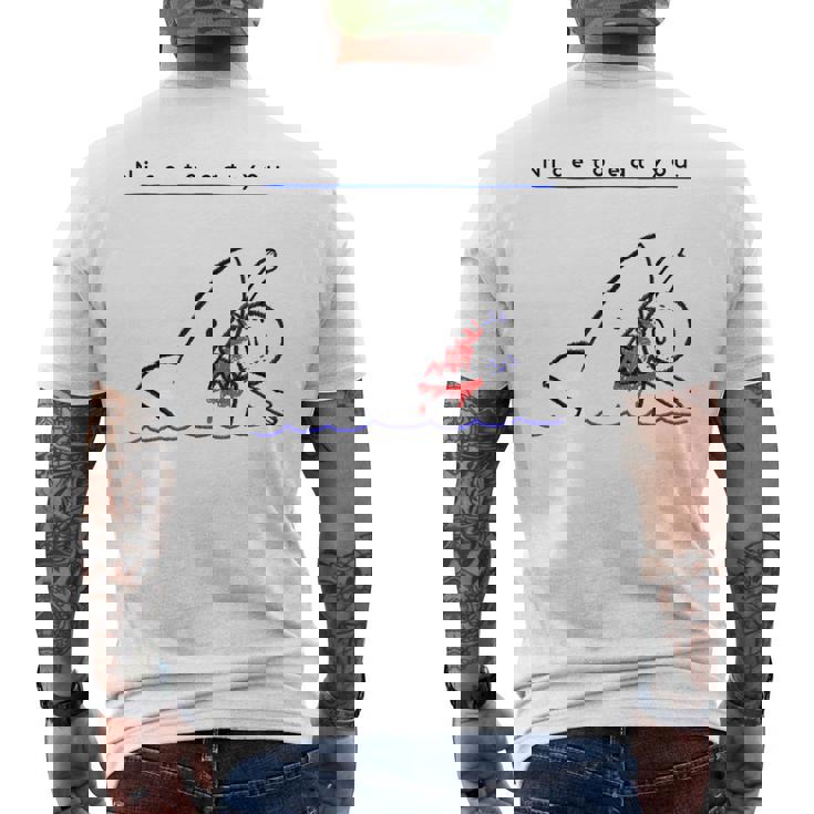 サメのことわざ ブラックユーモア Nice To Eat Yo メンズTシャツ バックプリント