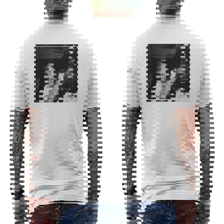 ジョー・フレイジャーが2度目のムハンマド・アリボクシングファイトに備える メンズTシャツ バックプリント