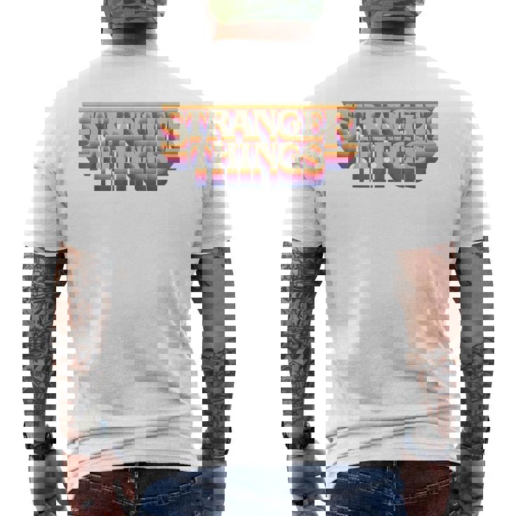 ストレンジャー・シングス ロゴ レトロ 旅行 ファン 記念品 メンズTシャツ バックプリント