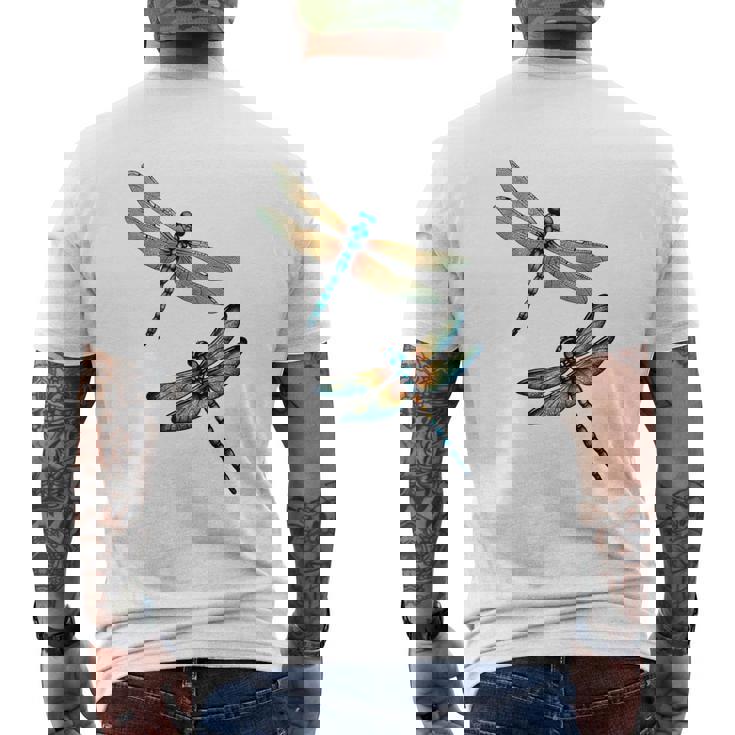トンボ、飛ぶ昆虫のトンボ、トンボ。 メンズTシャツ バックプリント