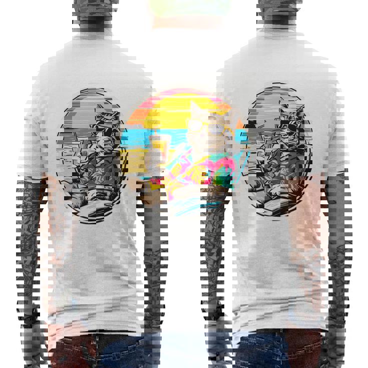 ビーチでドリンクを飲みながらリラックスできるレトロなヴィンテージクールな猫 長袖tシャツ メンズTシャツ バックプリント
