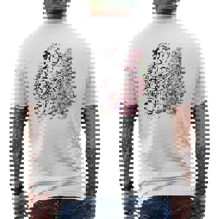 ピアノの鍵盤、音符、花 メンズTシャツ バックプリント