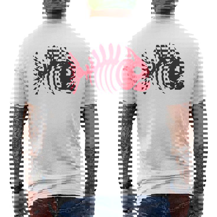 ピラニアスケルトン。魚の頭蓋骨と骨の様式化されたデザイン。 メンズTシャツ バックプリント