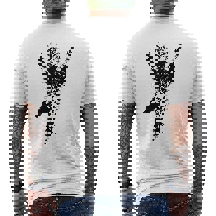 フライングvギターで遊ぶ猫 メンズTシャツ バックプリント