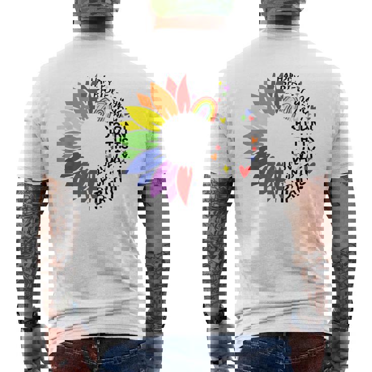 レインボー ヒマワリ ハッピー プライド メンズTシャツ バックプリント