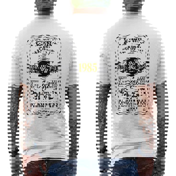 レジェンドは1985年に誕生した37歳の男性の誕生日 メンズTシャツ バックプリント