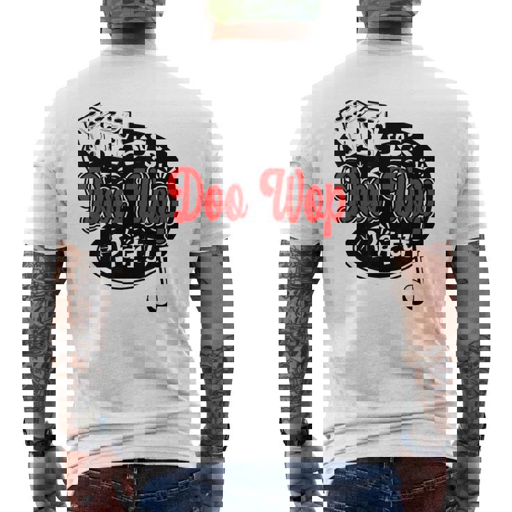 ロカビリー Doo Wop ヴィンテージ 50年代 音楽 レトロ ロックンロール メンズTシャツ バックプリント