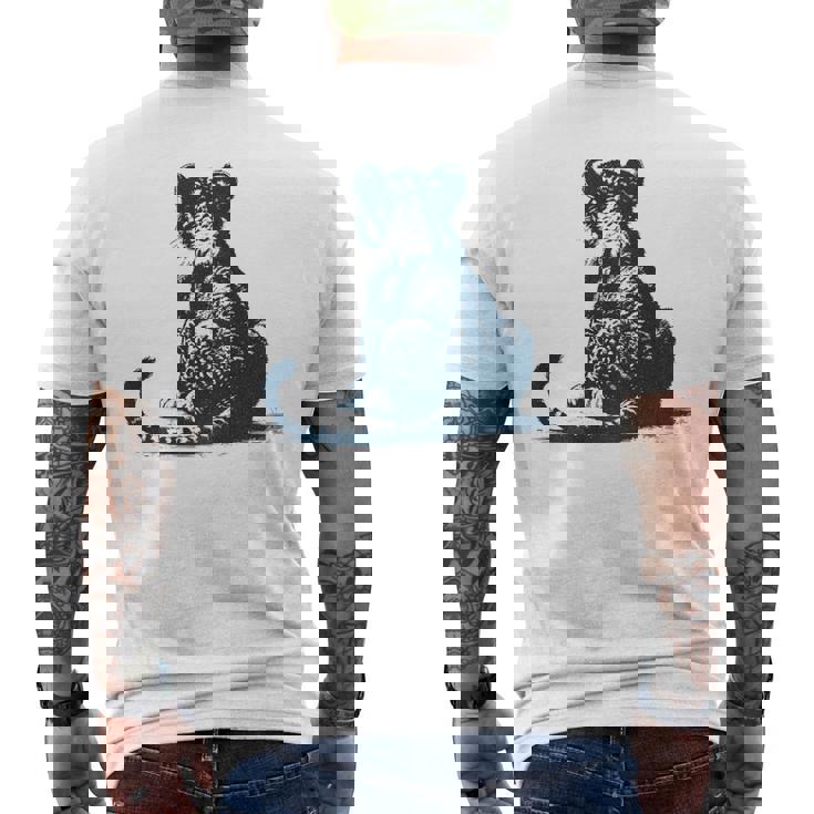 子ライオン – 子ライオンの後姿 メンズTシャツ バックプリント