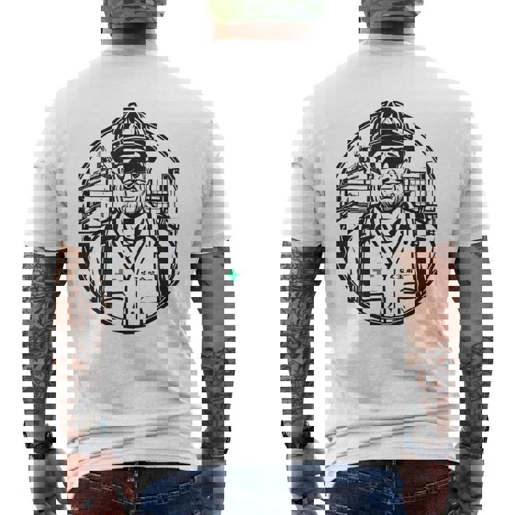 安全に働くおじさん 安全第一 作業員 メンズTシャツ バックプリント