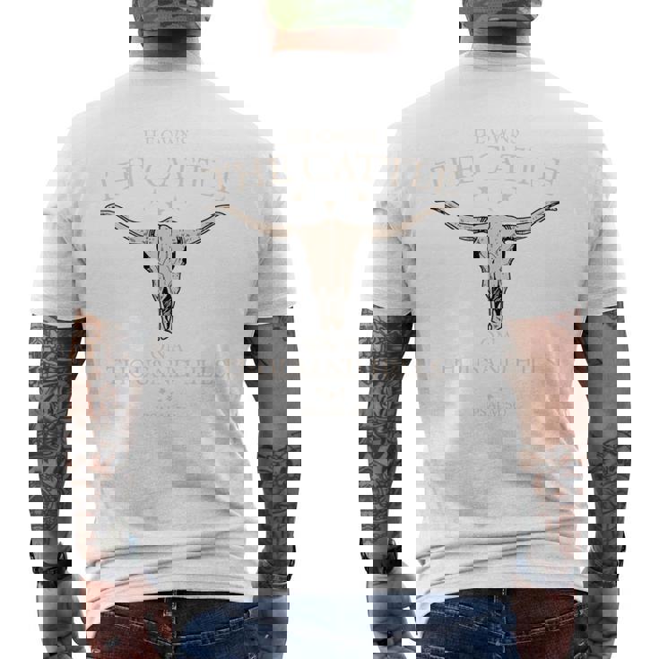 彼はザ・キャトル・オン・ア・サウザンド・ヒルズのクリスチャン・カウ・フェイス 長袖tシャツ メンズTシャツ バックプリント