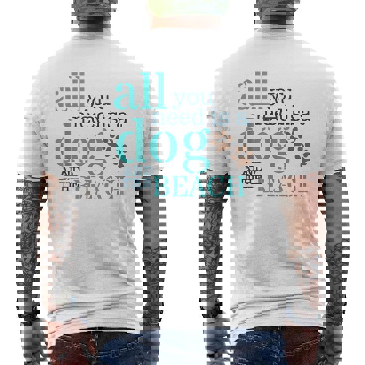 必要なのは犬とビーチ メンズTシャツ バックプリント