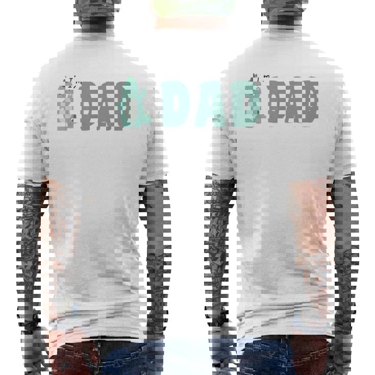 恐竜 かわいい 恐竜好き 家族 お揃い 親子ペア 親子コーデ 家族写真 お父さん 父 パパ I'm Dad メンズTシャツ バックプリント