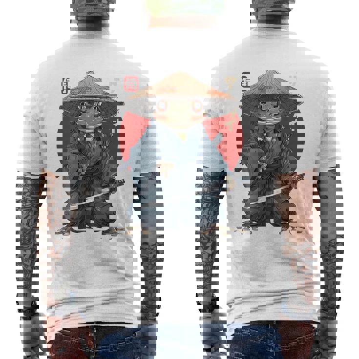 日本の侍カエルの戦士浮世サムライヒキガエルバックプリント。 メンズTシャツ バックプリント