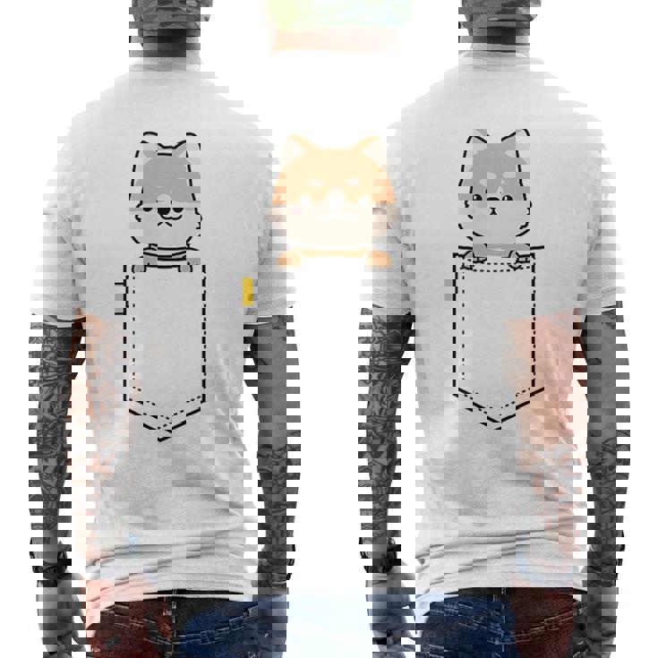 柴犬 しばいぬ 子柴 柴犬子犬 ワンポイント ポケット デザイン かわいい おもしろ 可愛い 犬飼い 犬好き メンズTシャツ バックプリント