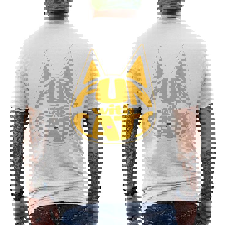 猫と一緒に楽しい！ バックプリント かわいい ねこ好き おもしろ メンズTシャツ バックプリント