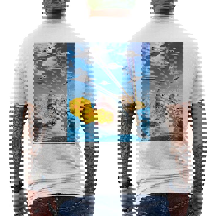 猫に乗って火を吐くサメレインボーレーザータコス 長袖tシャツ メンズTシャツ バックプリント