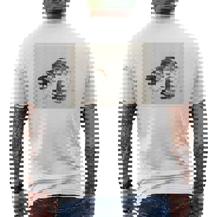 眠れる猫 子猫 このばいれい 日本 美術 絵画 かわいい 墨 メンズTシャツ バックプリント