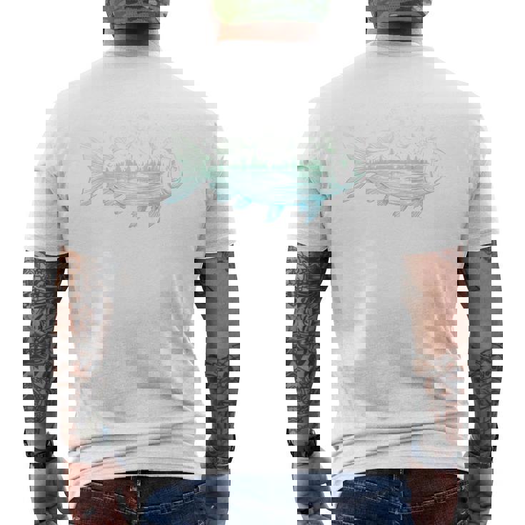 背中 山から形をした涼しい魚 自然 情景 釣り メンズTシャツ バックプリント
