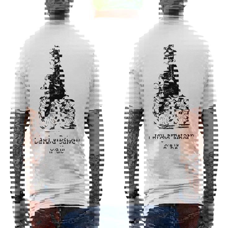 自転車に乗ったベートーベン ルートヴィグバン ベートーベン メンズTシャツ バックプリント