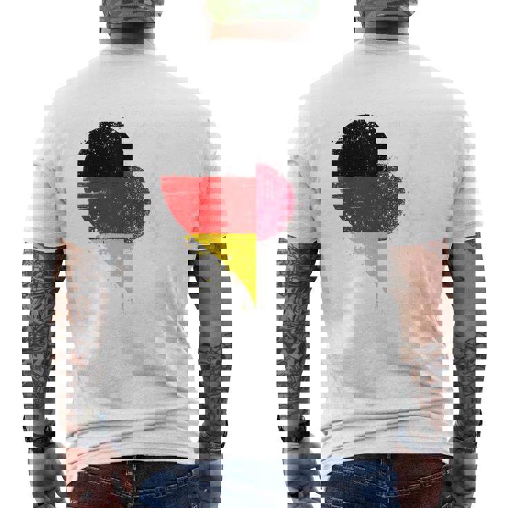 誇り高き日本人ドイツ人のためのヴィンテージの旗 A 日本 ドイツ メンズTシャツ バックプリント