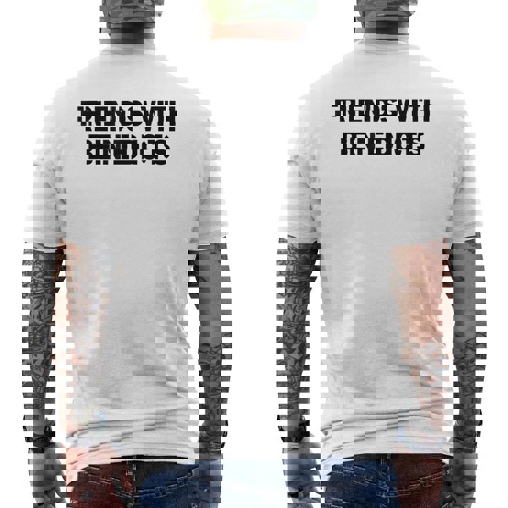 面白いエッグベネディクトの名言「ベネディクトの友達かっこいい」 メンズTシャツ バックプリント