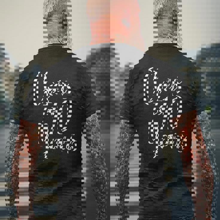 10歳、10歳の誕生日、グループ、10周年記念に乾杯。 メンズTシャツ バックプリント 高齢者への贈り物