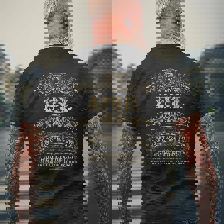 1948年4月 77歳の誕生日プレゼント 男性用 77歳の誕生日プレゼント メンズTシャツ バックプリント 高齢者への贈り物