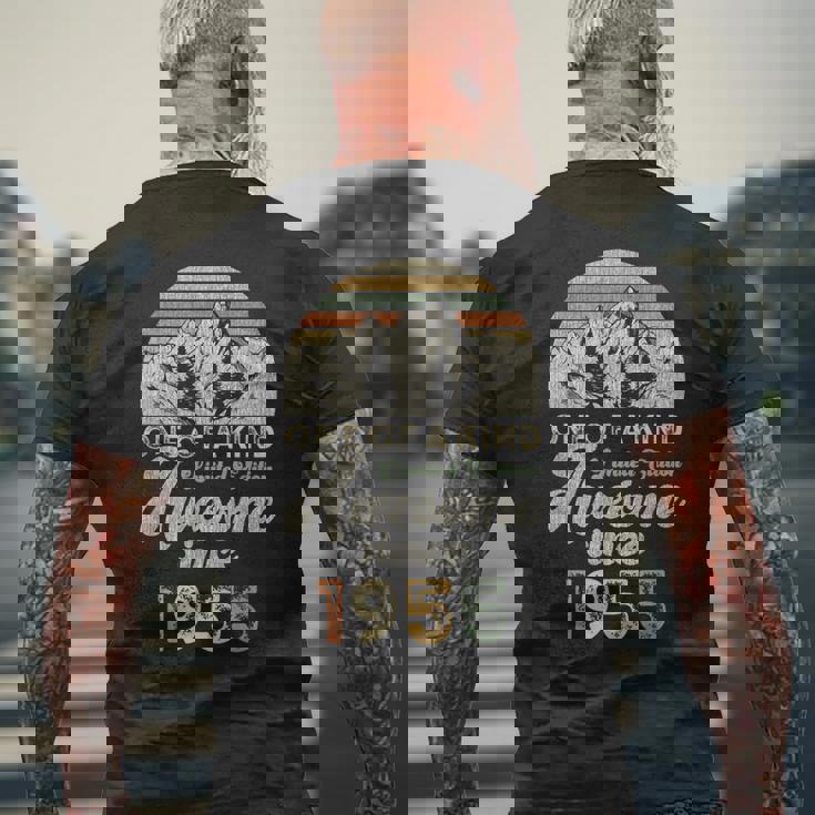 1955年の誕生以来、70年の歴史を誇る山々 メンズTシャツ バックプリント 高齢者への贈り物