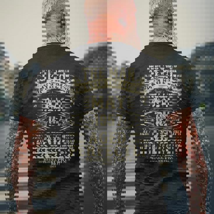 1957年5月 68歳の誕生日プレゼント 男性 68歳 誕生日 メンズTシャツ バックプリント 高齢者への贈り物