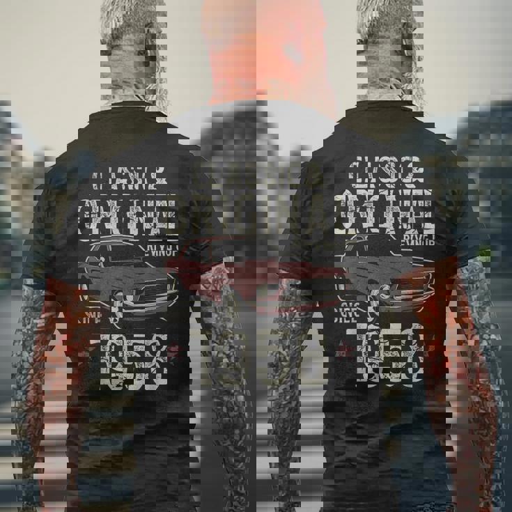 1958年生まれ クラシックカー 67歳の誕生日 メンズTシャツ バックプリント 高齢者への贈り物