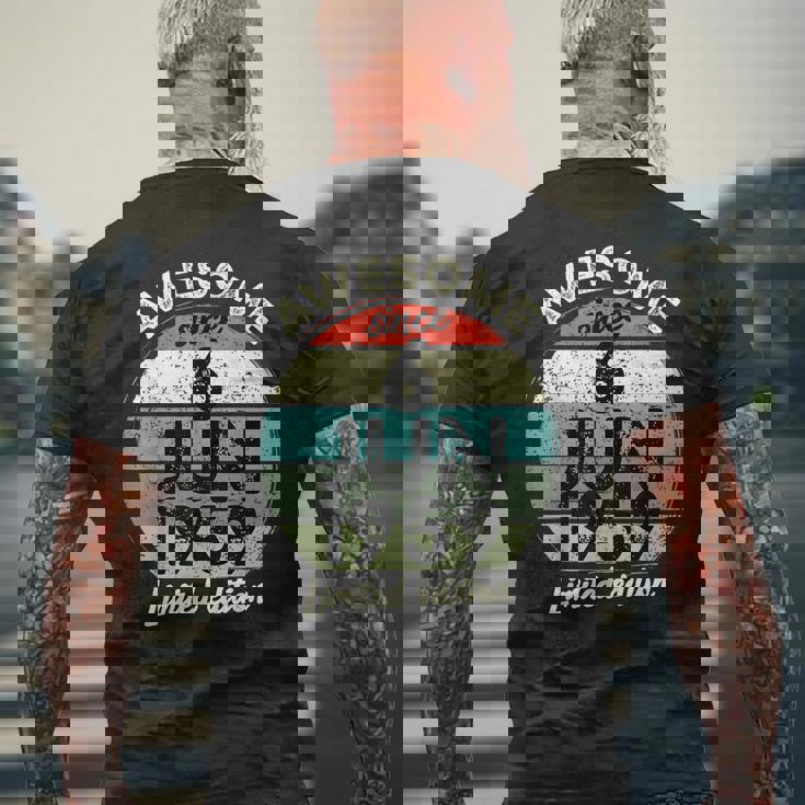 1959年6月6日 65歳の誕生日 65歳 2024 誕生日 メンズTシャツ バックプリント 高齢者への贈り物