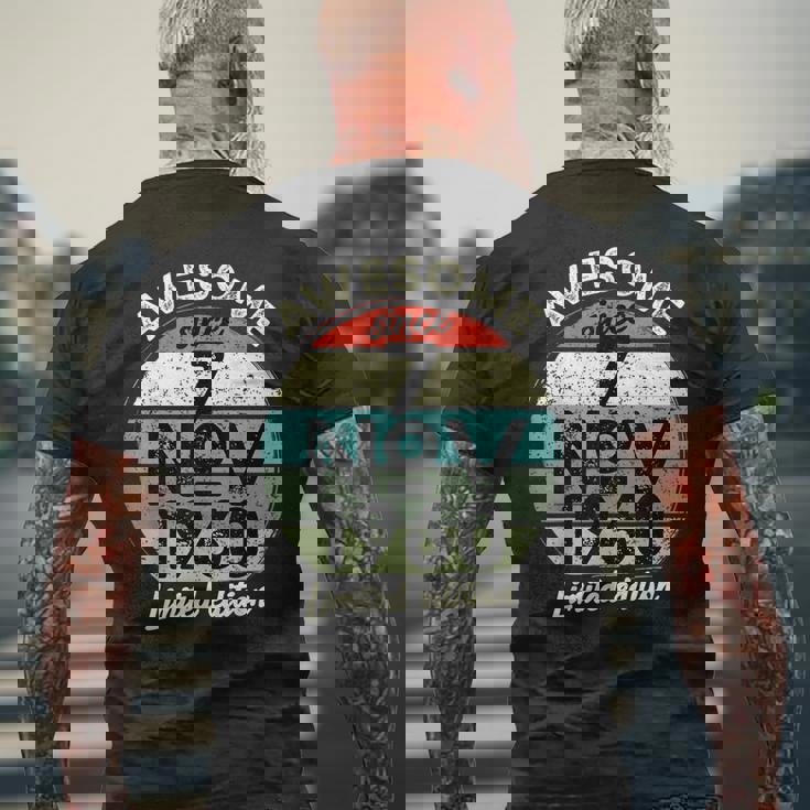 1960年11月7日 65歳の誕生日 65歳 2025年 誕生日 メンズTシャツ バックプリント 高齢者への贈り物