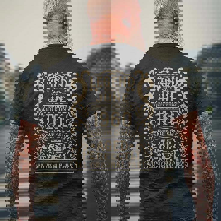 1960年6月 65歳の誕生日デコレーション ヴィンテージ 65歳の誕生日 メンズTシャツ バックプリント 高齢者への贈り物